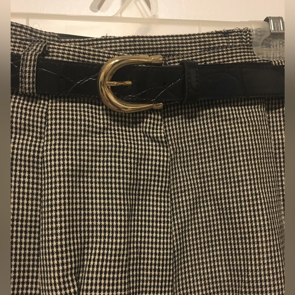 Black & White Houndstooth Pants with black belt. Flat front, tapered leg. Sz 14 - Picture 2 of 3